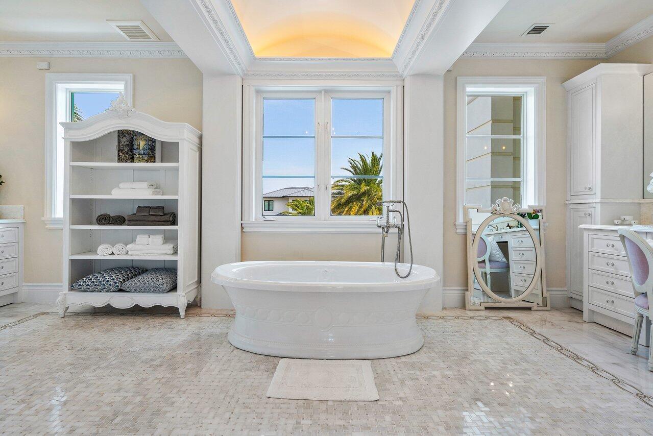 ROYAL PALM YACHT & COUNTR - Residential