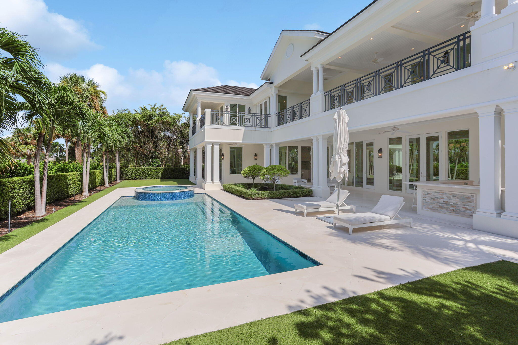 ROYAL PALM YACHT & COUNTRY CLUB - Residential
