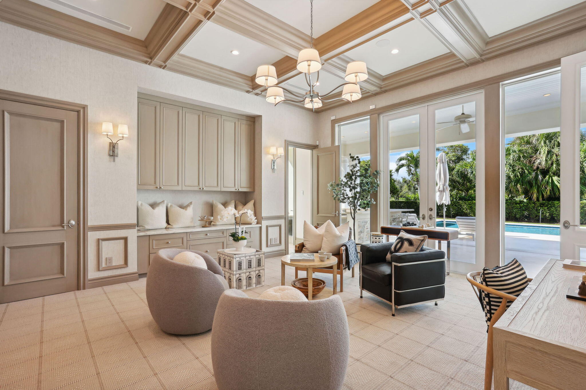 ROYAL PALM YACHT & COUNTRY CLUB - Residential