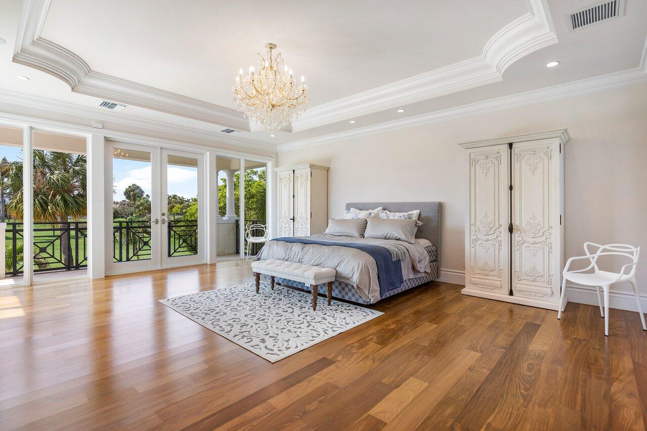 ROYAL PALM YACHT & COUNTRY CLUB - Residential