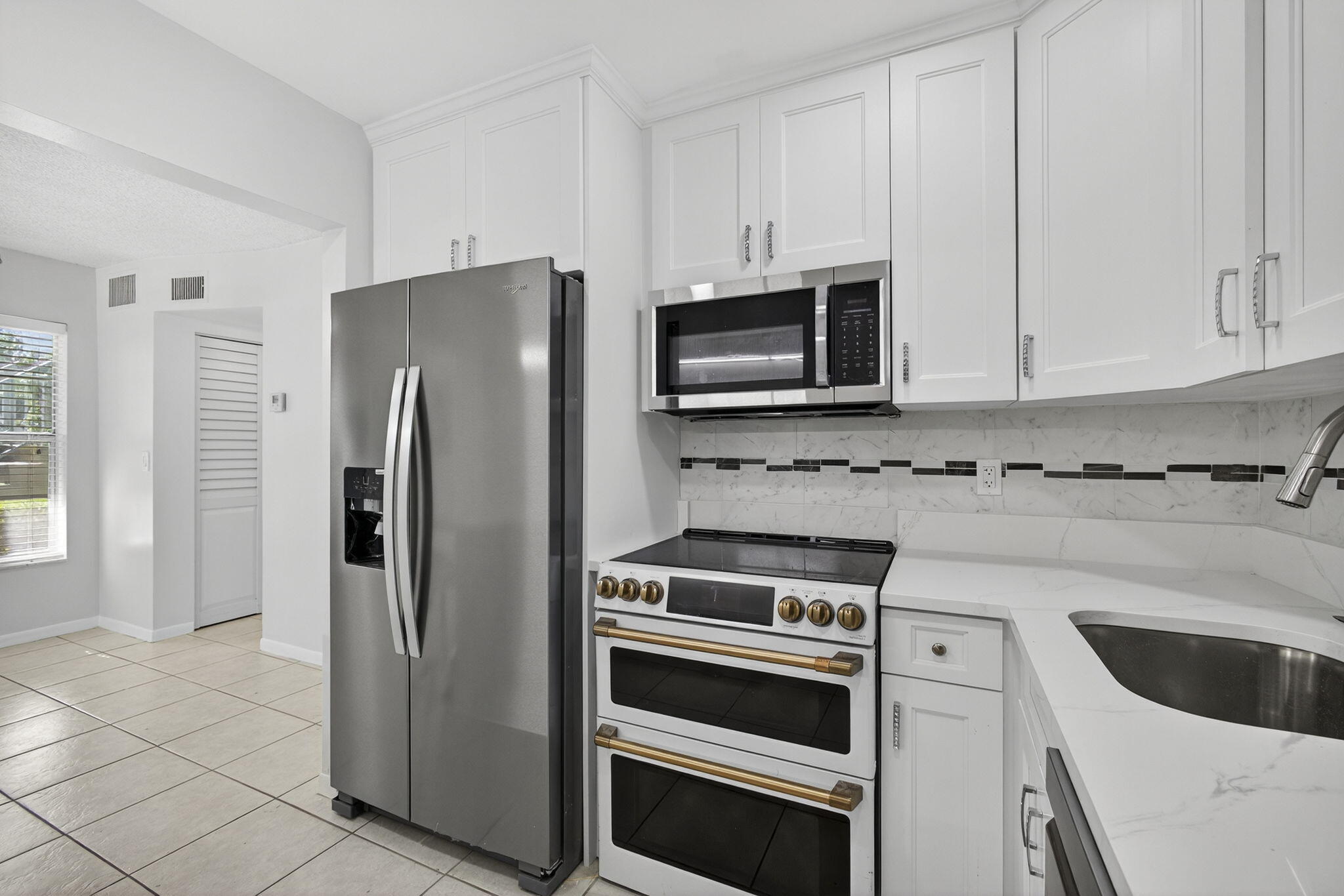 OXFORD CONDO - Residential