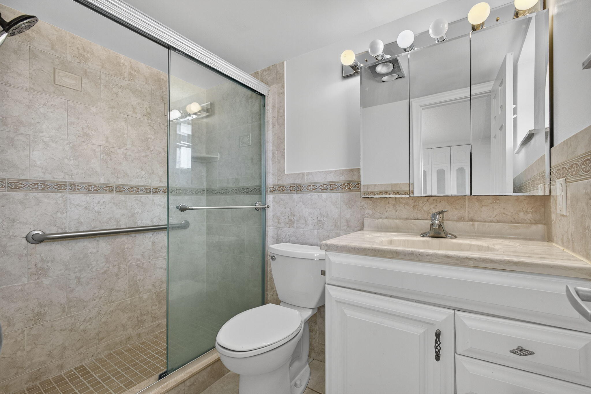 OXFORD CONDO - Residential