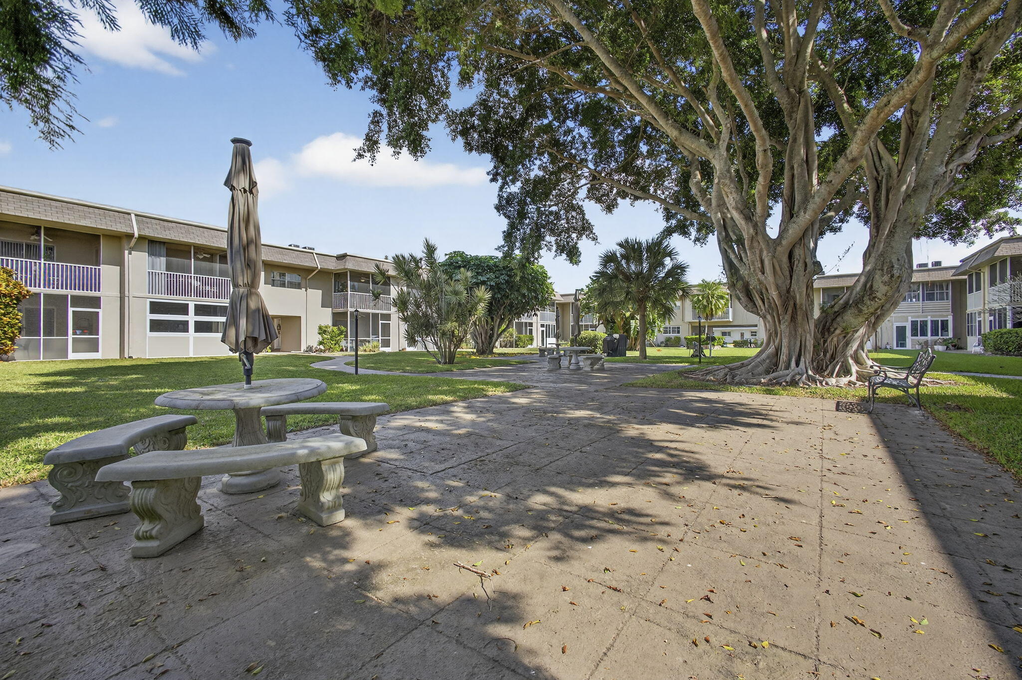 OXFORD CONDO - Residential