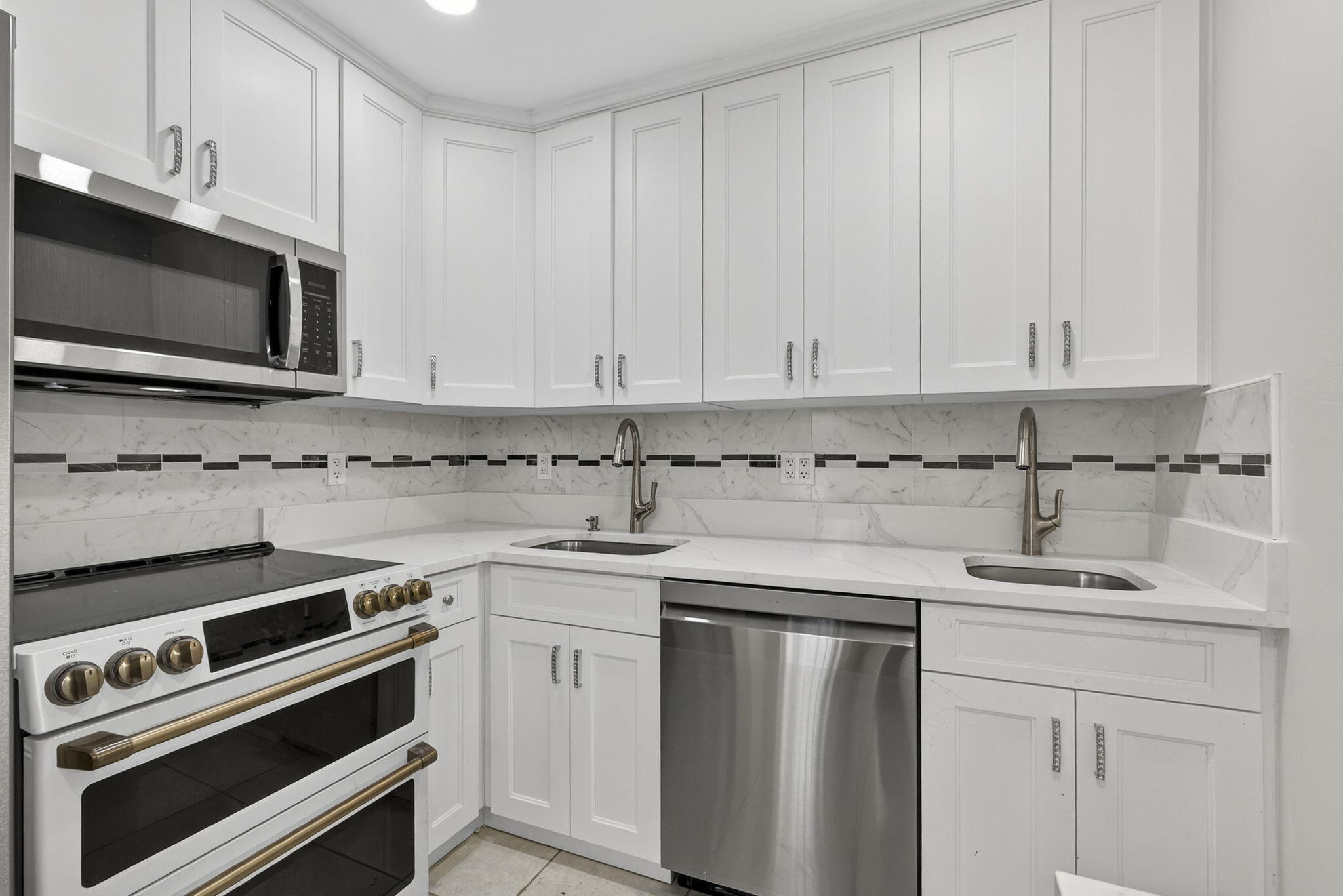 OXFORD CONDO - Residential