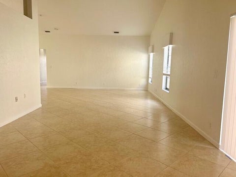 Tiny photo for 7045 GOLF POINTE Circle #7045, Tamarac, FL 33321 (MLS # B26090348)