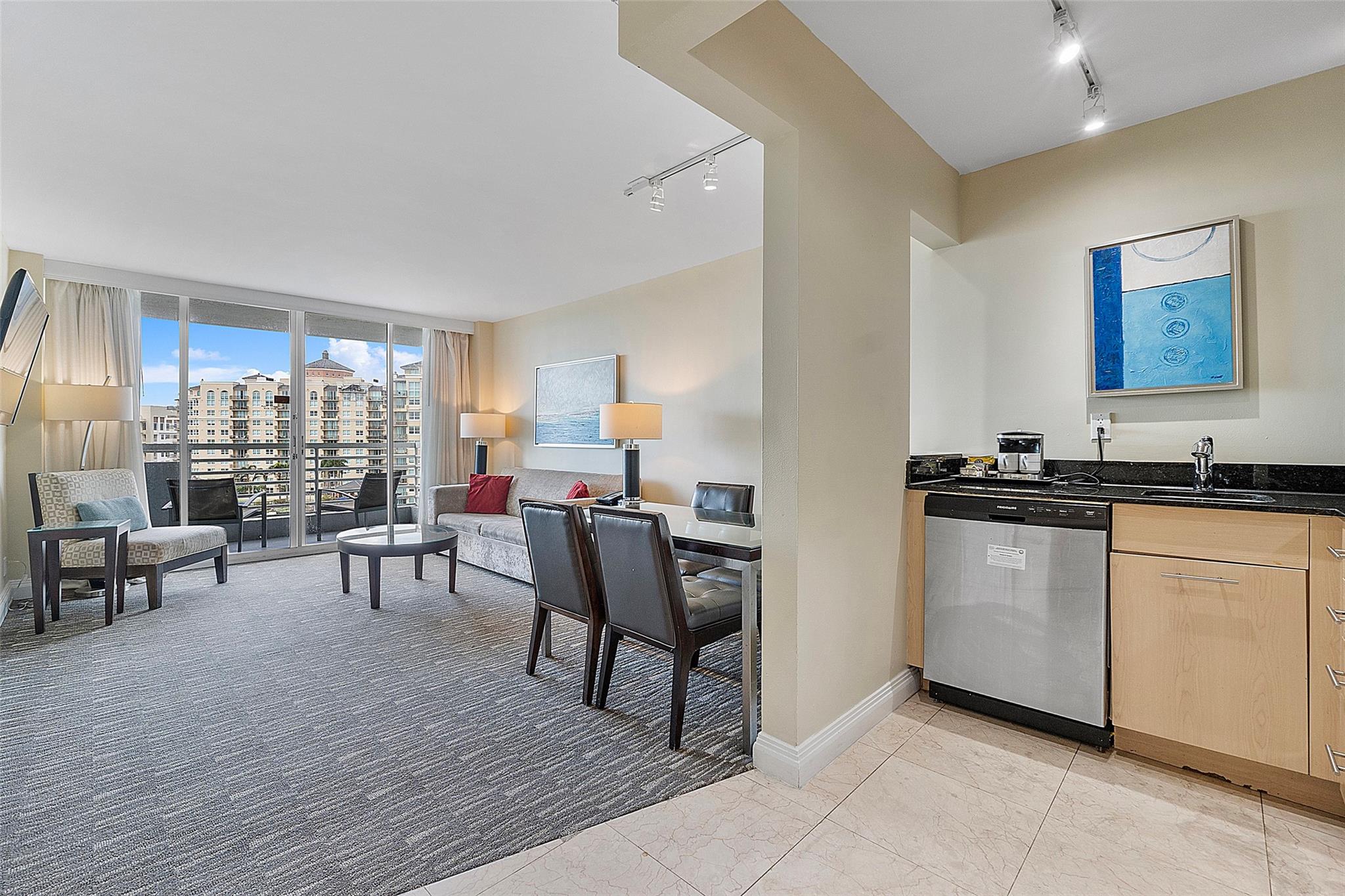 2670 E Sunrise Blvd 1115