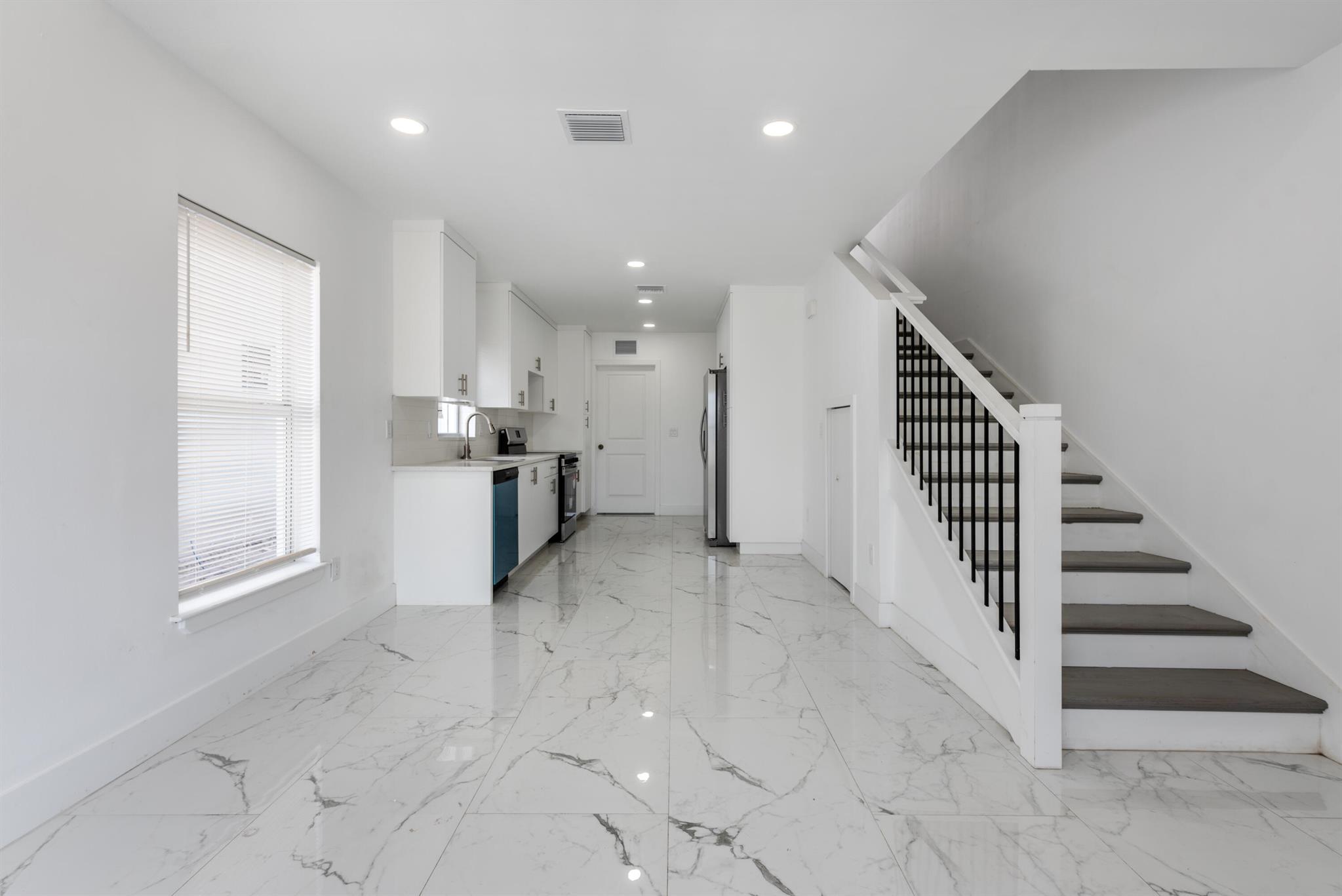 406 NW 12th Avenue