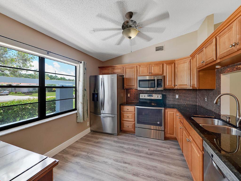 Lakes Of Sherbrooke - Residential