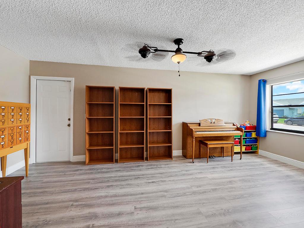 Lakes Of Sherbrooke - Residential