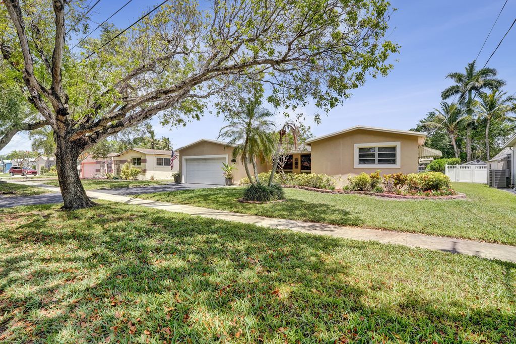 Photo of 5072 SW 88th Terrace, Cooper City, FL 33328 (MLS # B26022365)
