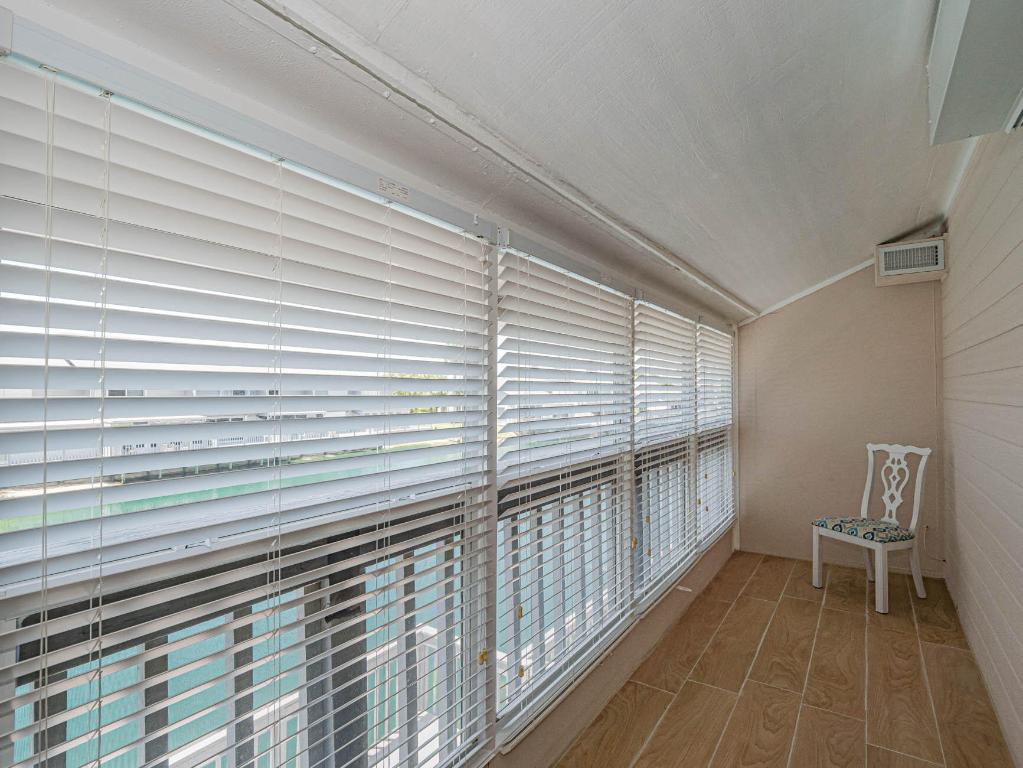 BREAKERS LANDING, A CONDOMINIUM - Residential Lease