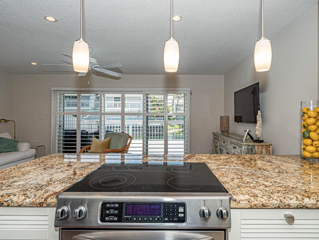 BREAKERS LANDING, A CONDOMINIUM - Residential Lease