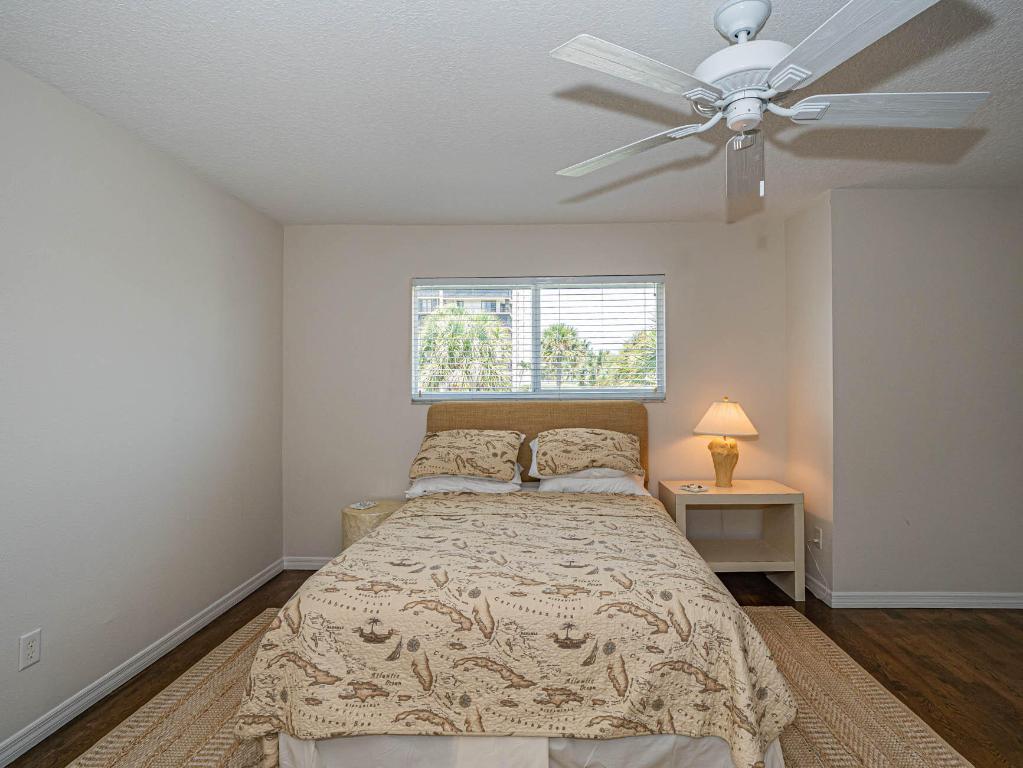 BREAKERS LANDING, A CONDOMINIUM - Residential Lease