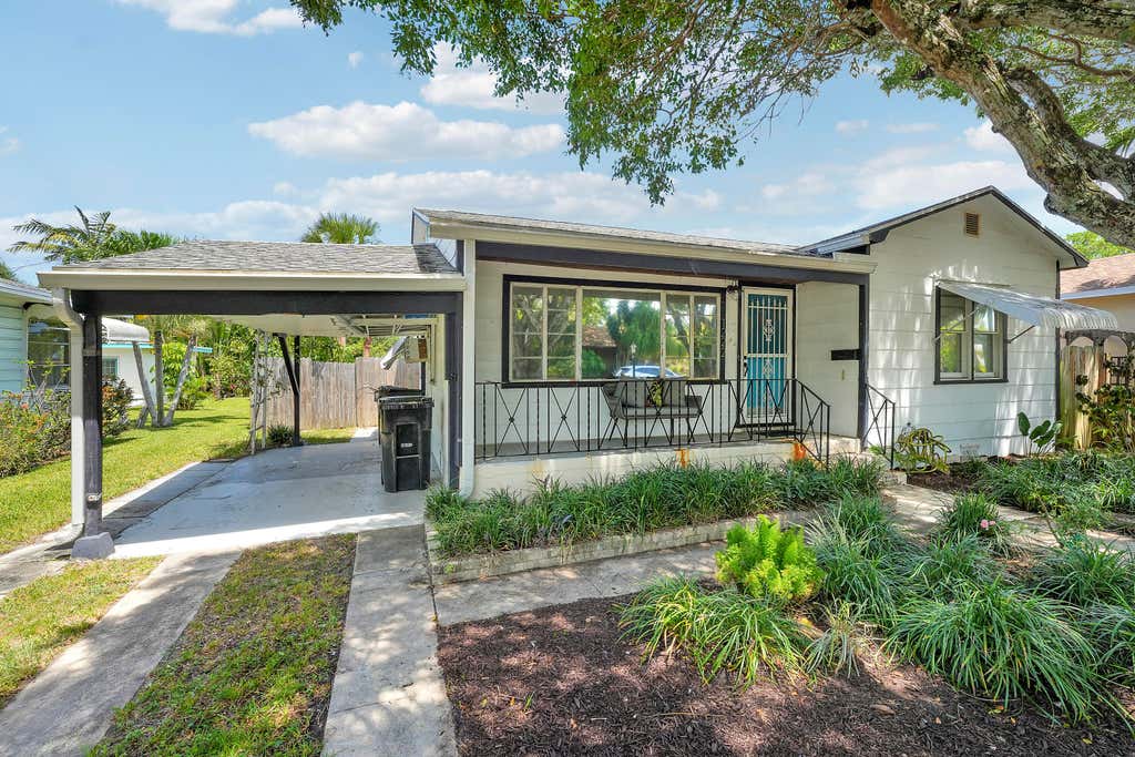 Photo of 1222 N L Street, Lake Worth, FL 33460 (MLS # B26067273)