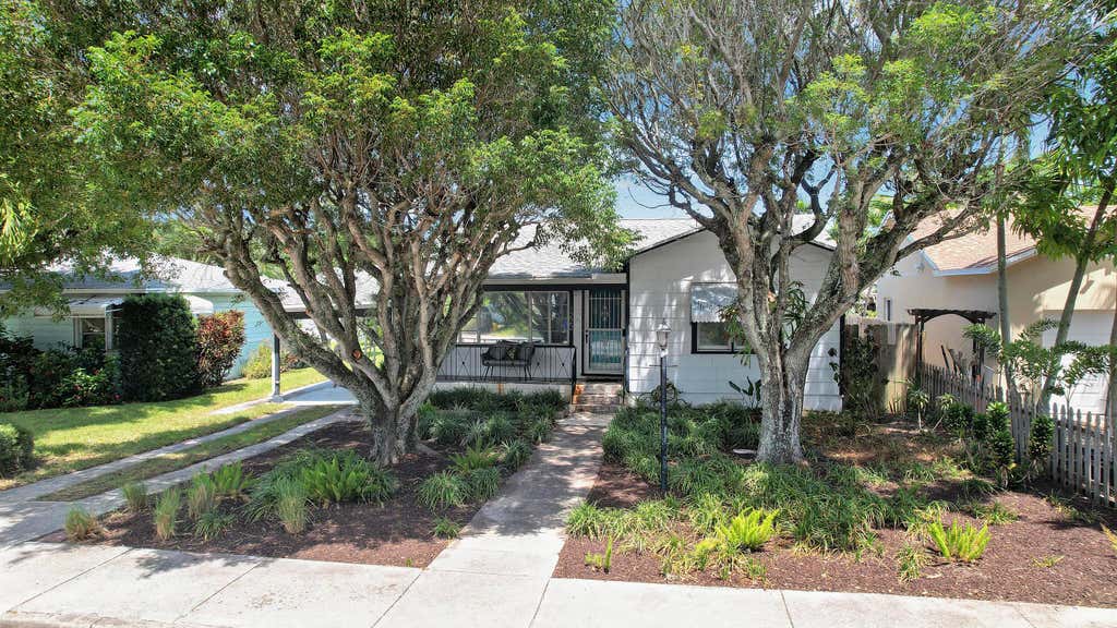 Photo of 1222 N L Street, Lake Worth, FL 33460 (MLS # B26067273)