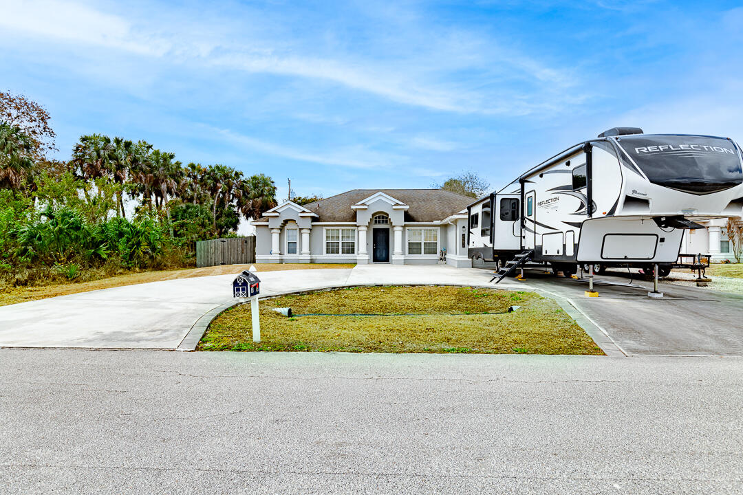 PORT ST LUCIE SECTION 33 - Residential