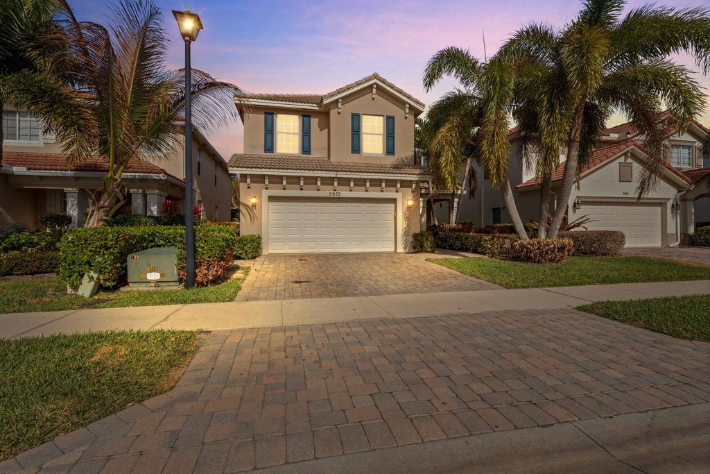 Photo of 5935 SE Crooked Oak Avenue, Hobe Sound, FL 33455 (MLS # B26006851)