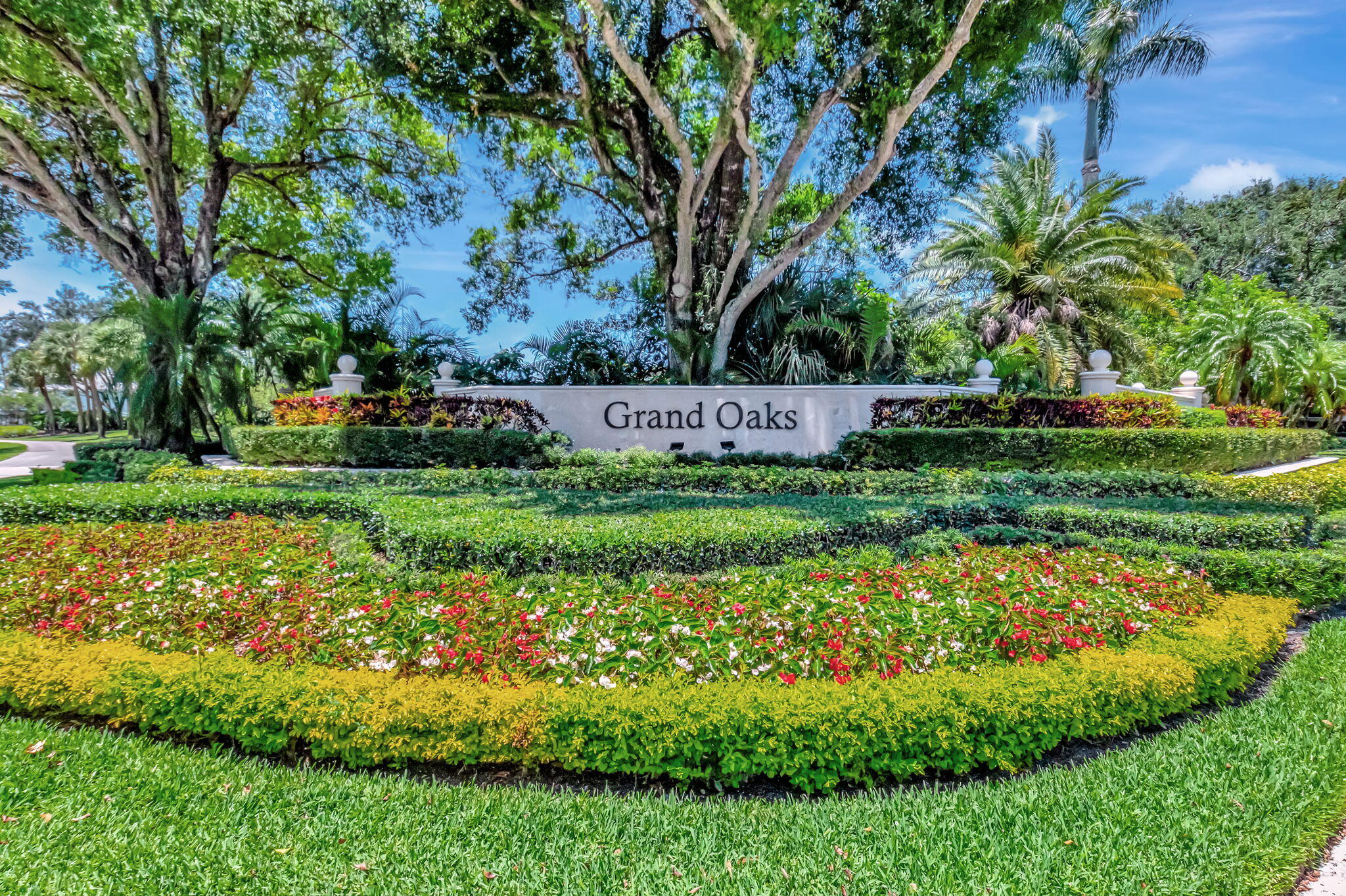 GRAND OAKS - Residential