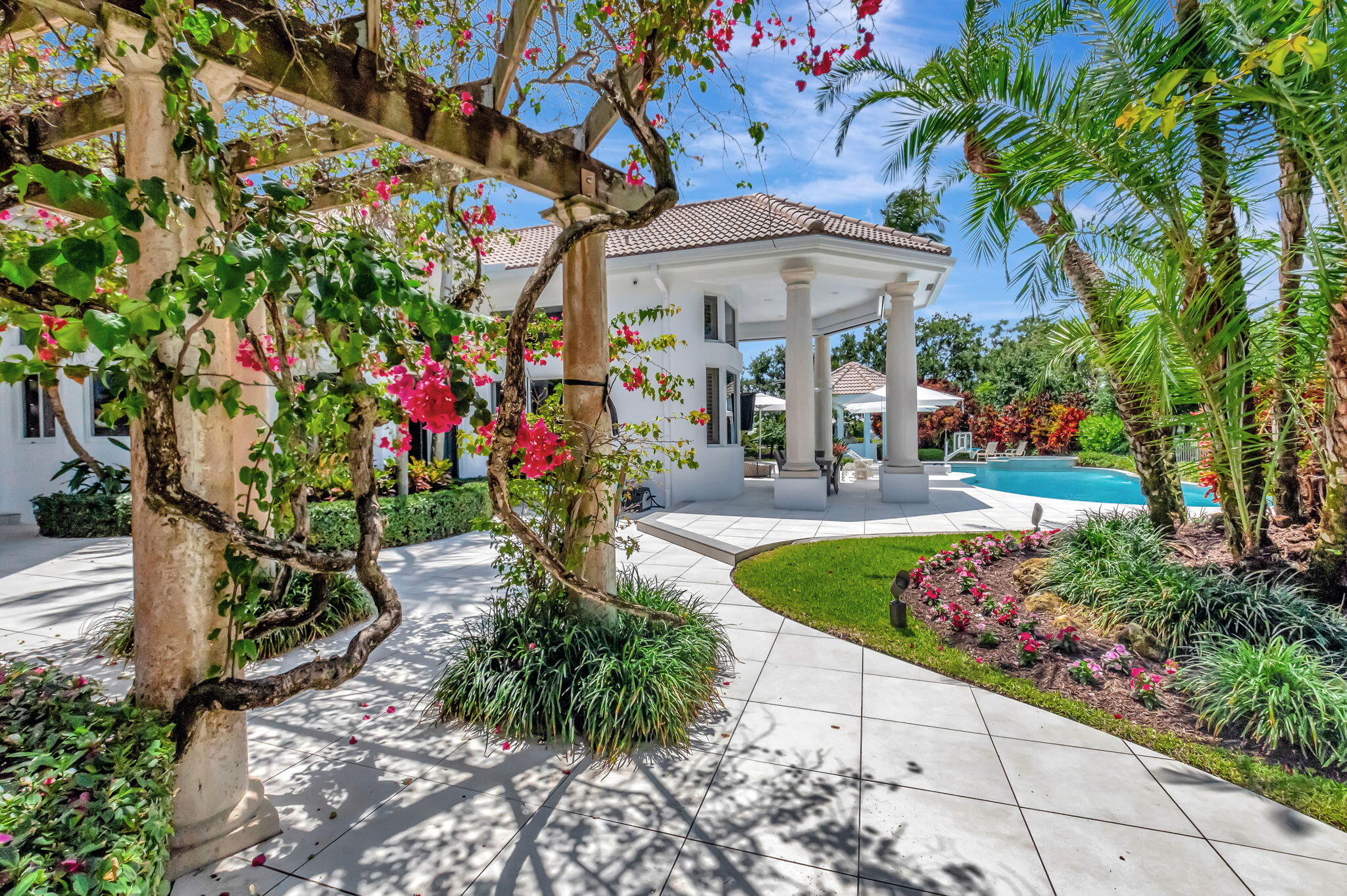 GRAND OAKS - Residential