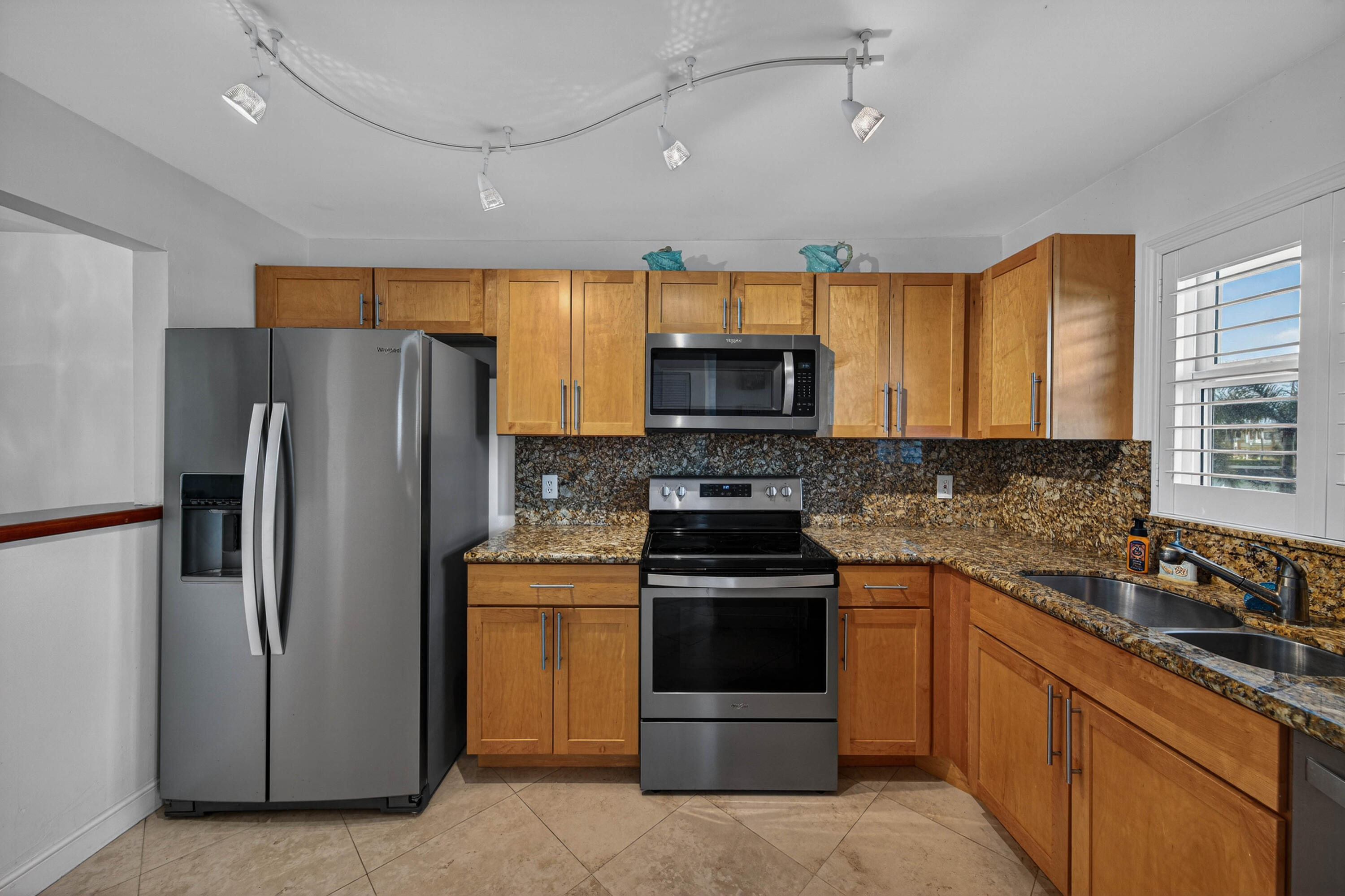 MONTEREY HOUSE CONDO - Residential