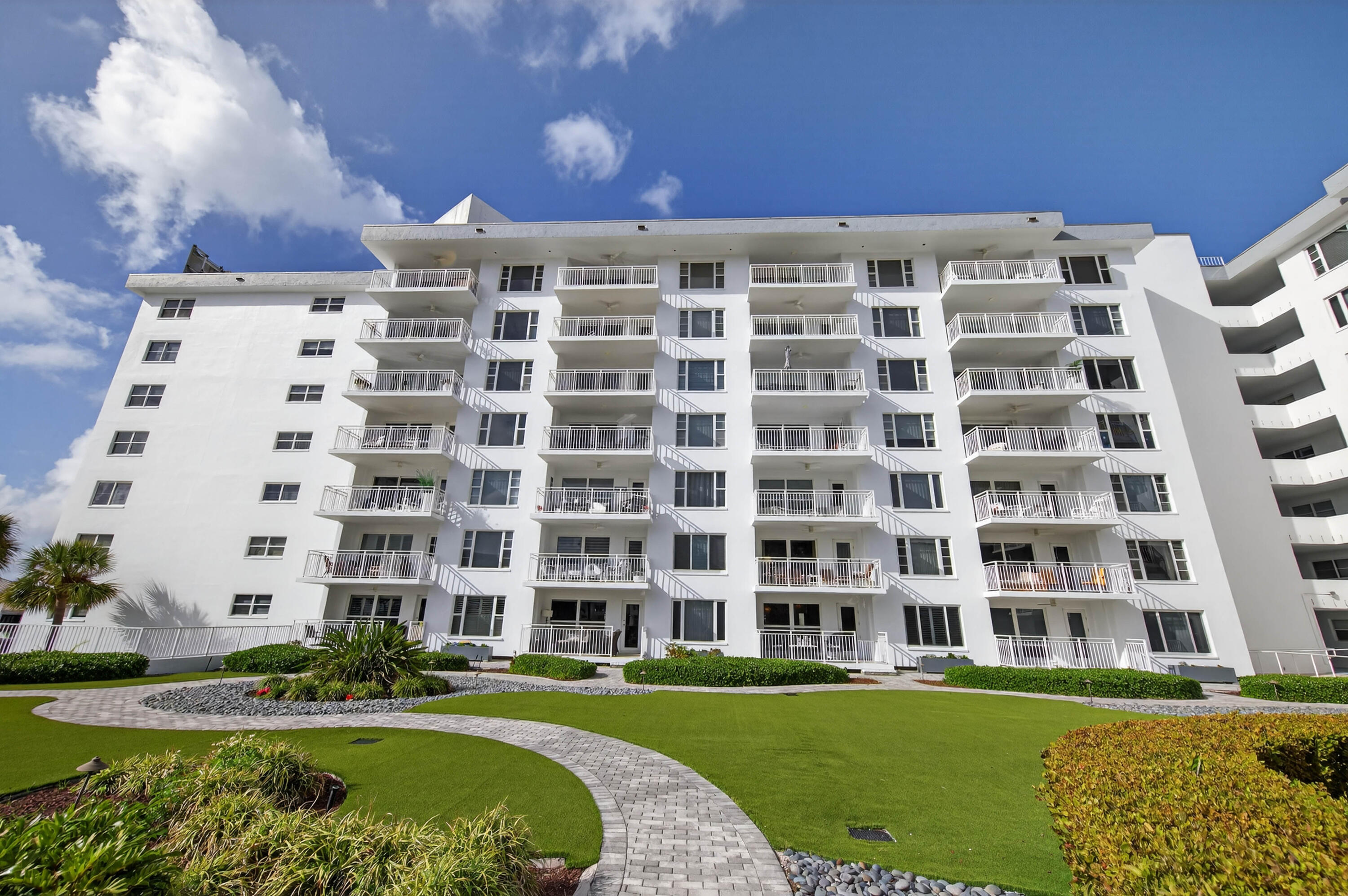 MONTEREY HOUSE CONDO - Residential