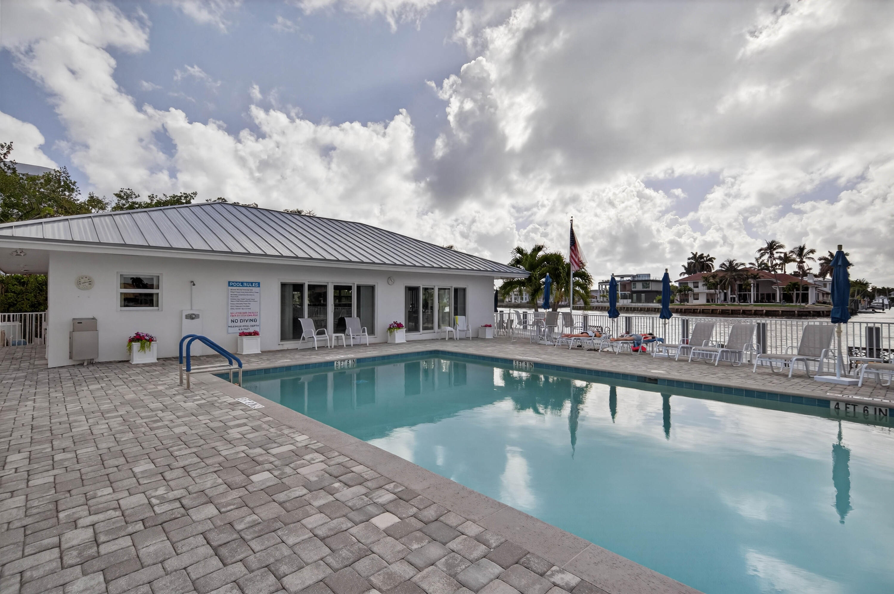 MONTEREY HOUSE CONDO - Residential