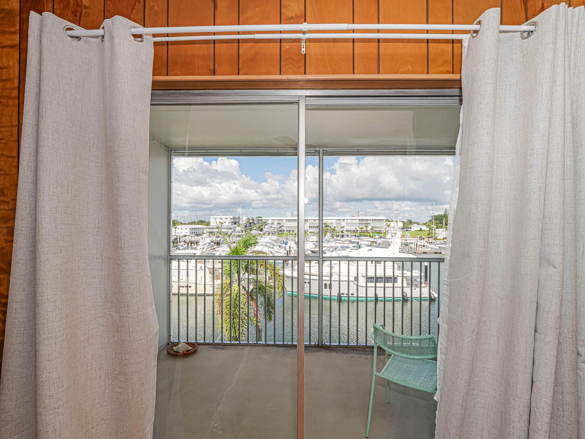 YACHT HARBOUR LANDINGS CO - Residential Lease