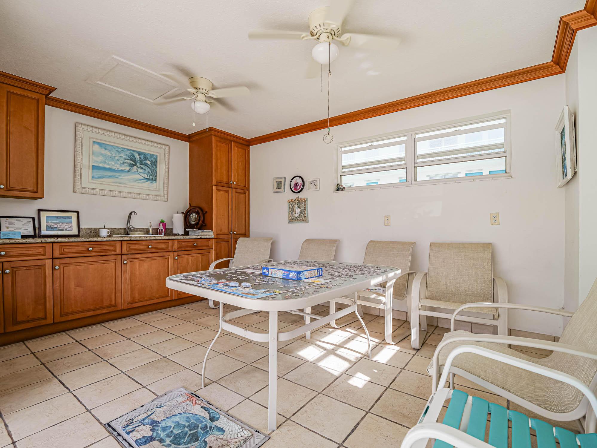 YACHT HARBOUR LANDINGS CO - Residential Lease