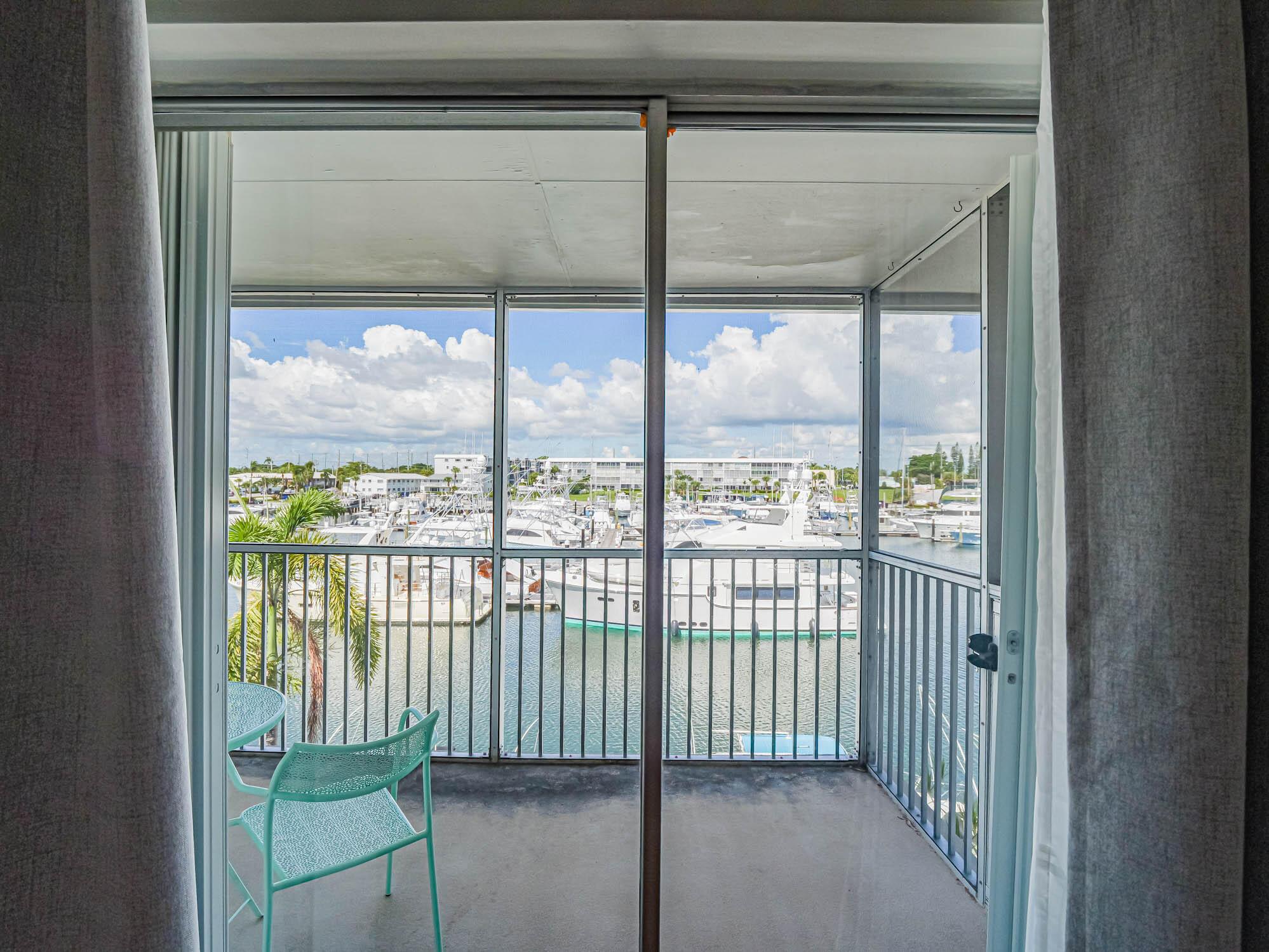 YACHT HARBOUR LANDINGS CO - Residential Lease