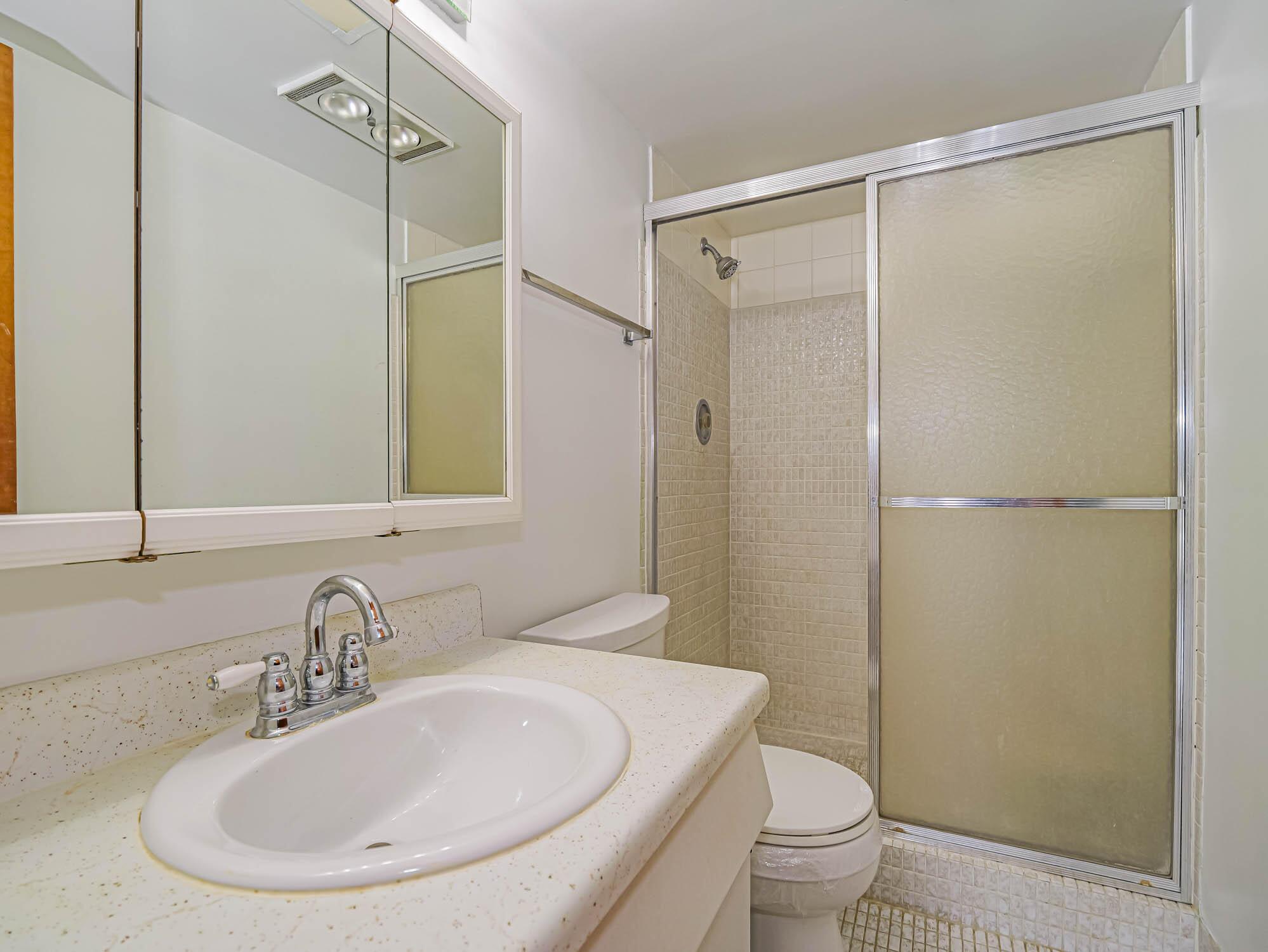 YACHT HARBOUR LANDINGS CO - Residential Lease