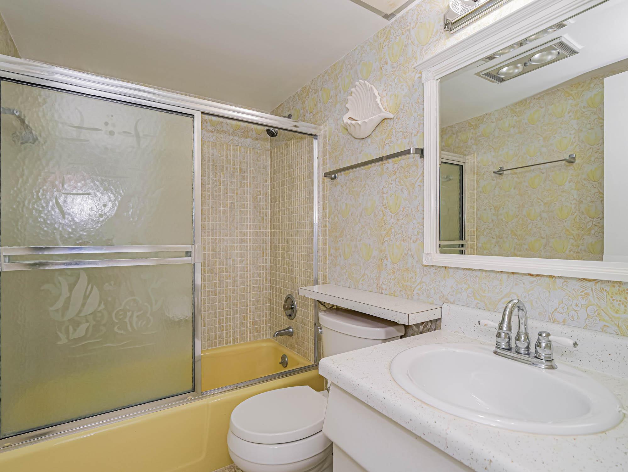 YACHT HARBOUR LANDINGS CO - Residential Lease