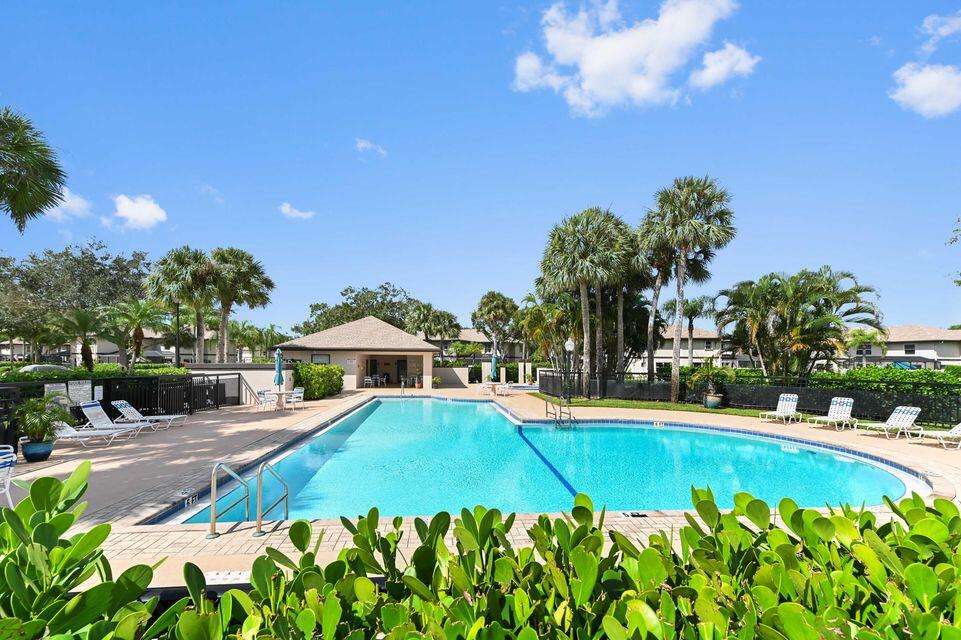 STAMFORD AT ROYAL PALM BEACH - Residential