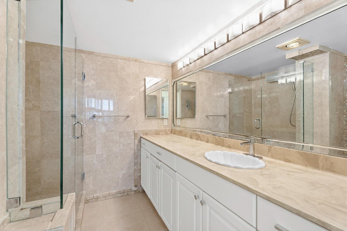 CIRCLE BAY YACHT CLUB CONDO - Residential