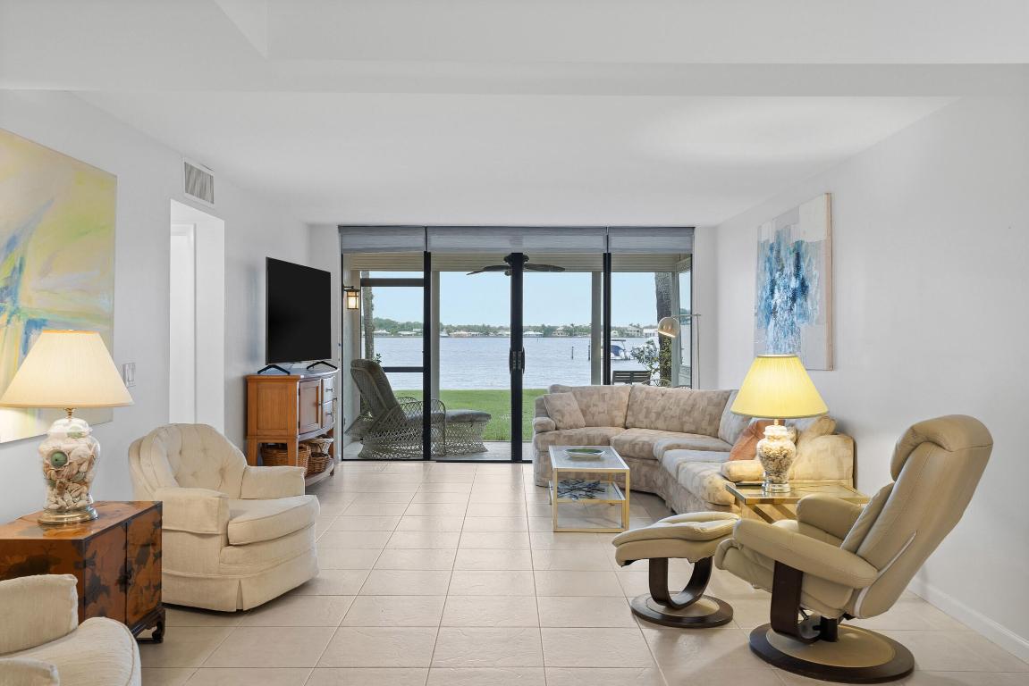 CIRCLE BAY YACHT CLUB CONDO - Residential