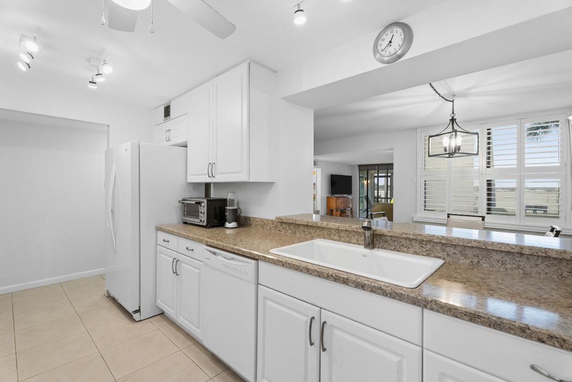 CIRCLE BAY YACHT CLUB CONDO - Residential