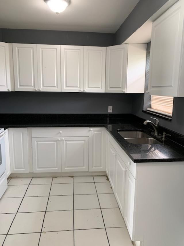 Lauderdale Manors - Residential Lease