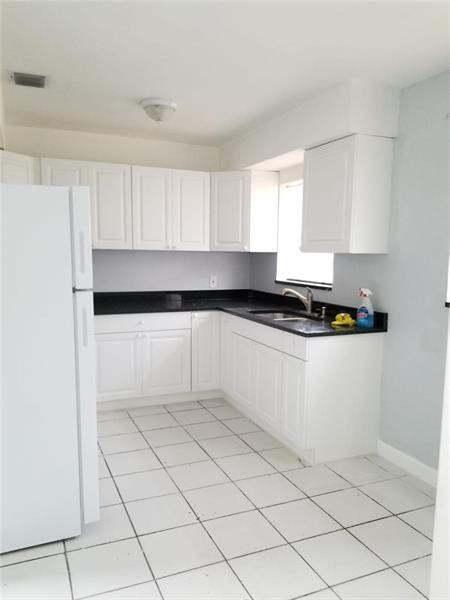 Lauderdale Manors - Residential Lease