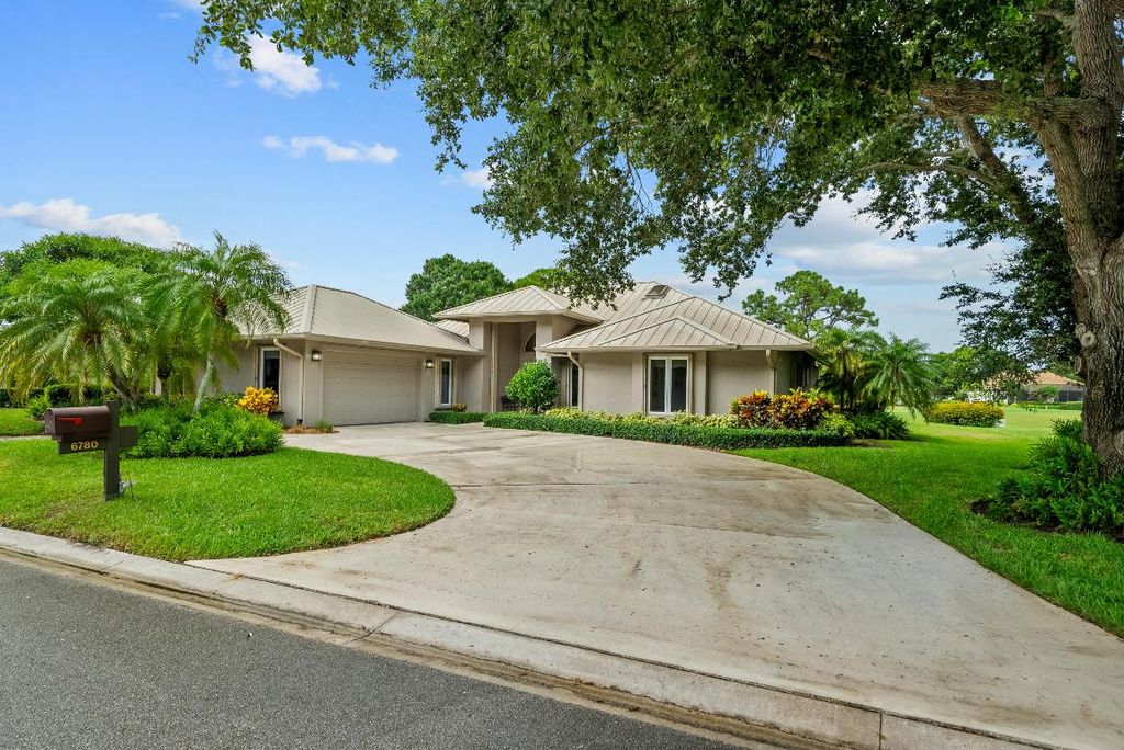 Photo of 6780 SE Winged Foot Drive, Stuart, FL 34997 (MLS # R10996591)