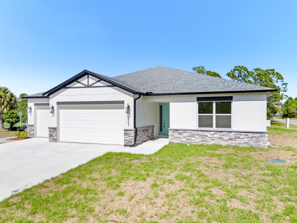 Photo of 965 Quinn Street SE, Palm Bay, FL 32909 (MLS # B26005314)