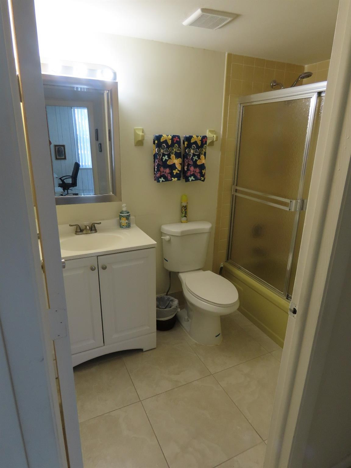 VILLAGES OF ORIOLE ABBEY CONDO - Residential Lease