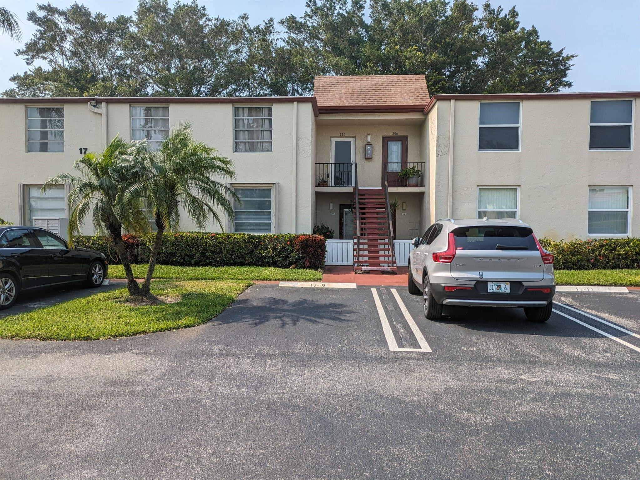 VILLAGES OF ORIOLE ABBEY CONDO - Residential Lease