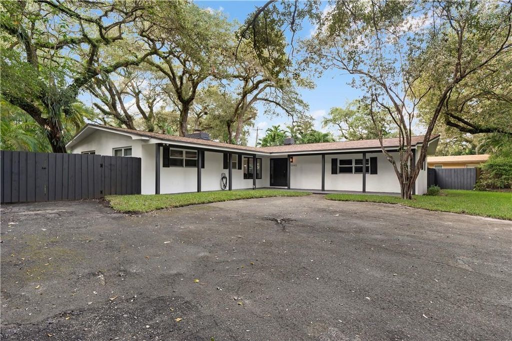 Photo of 5840 SW 37th Ave, Dania Beach, FL 33312 (MLS # F10539321)