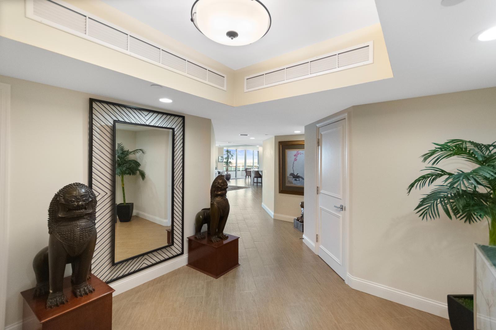 100 Lakeshore Drive 1152