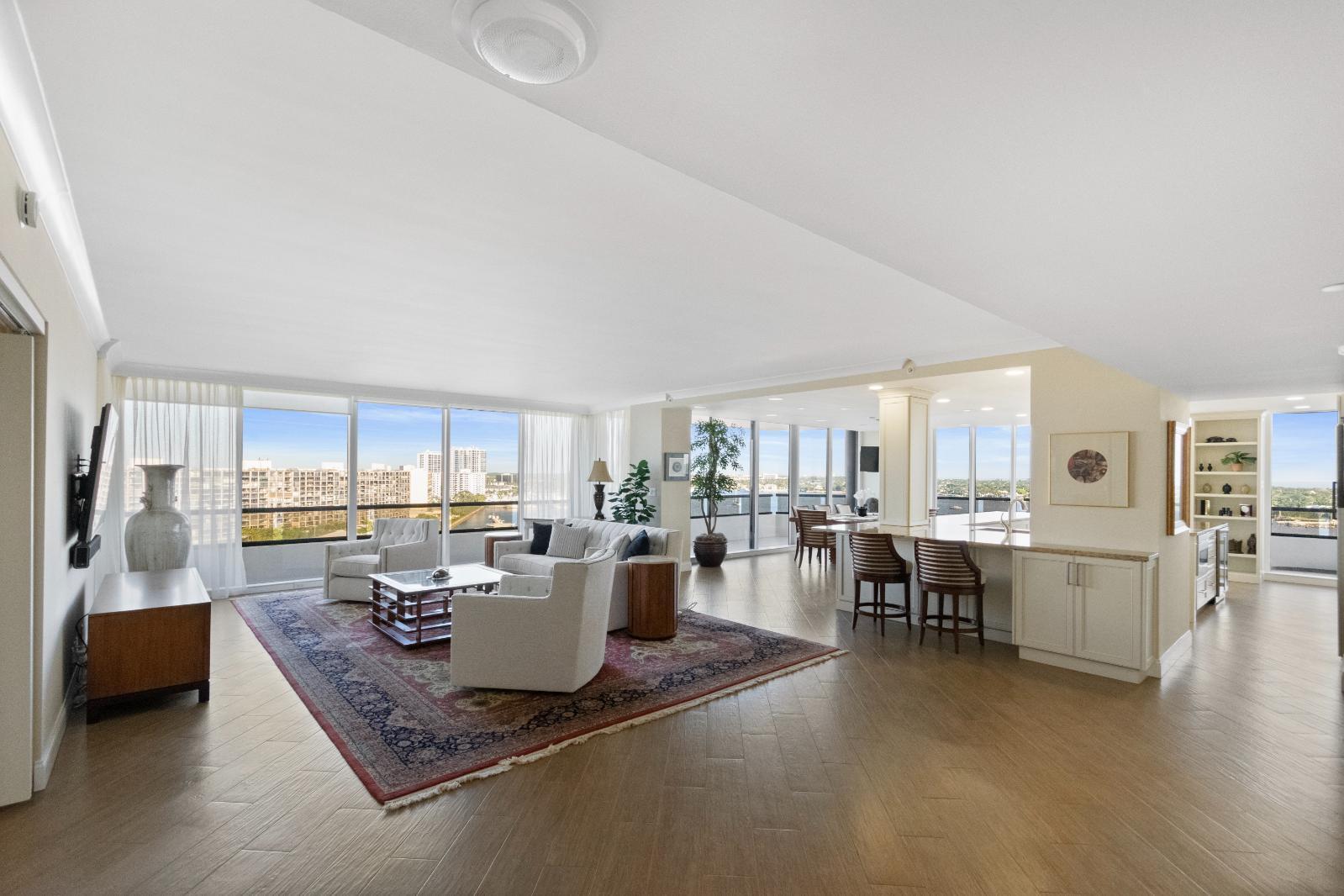 100 Lakeshore Drive 1152