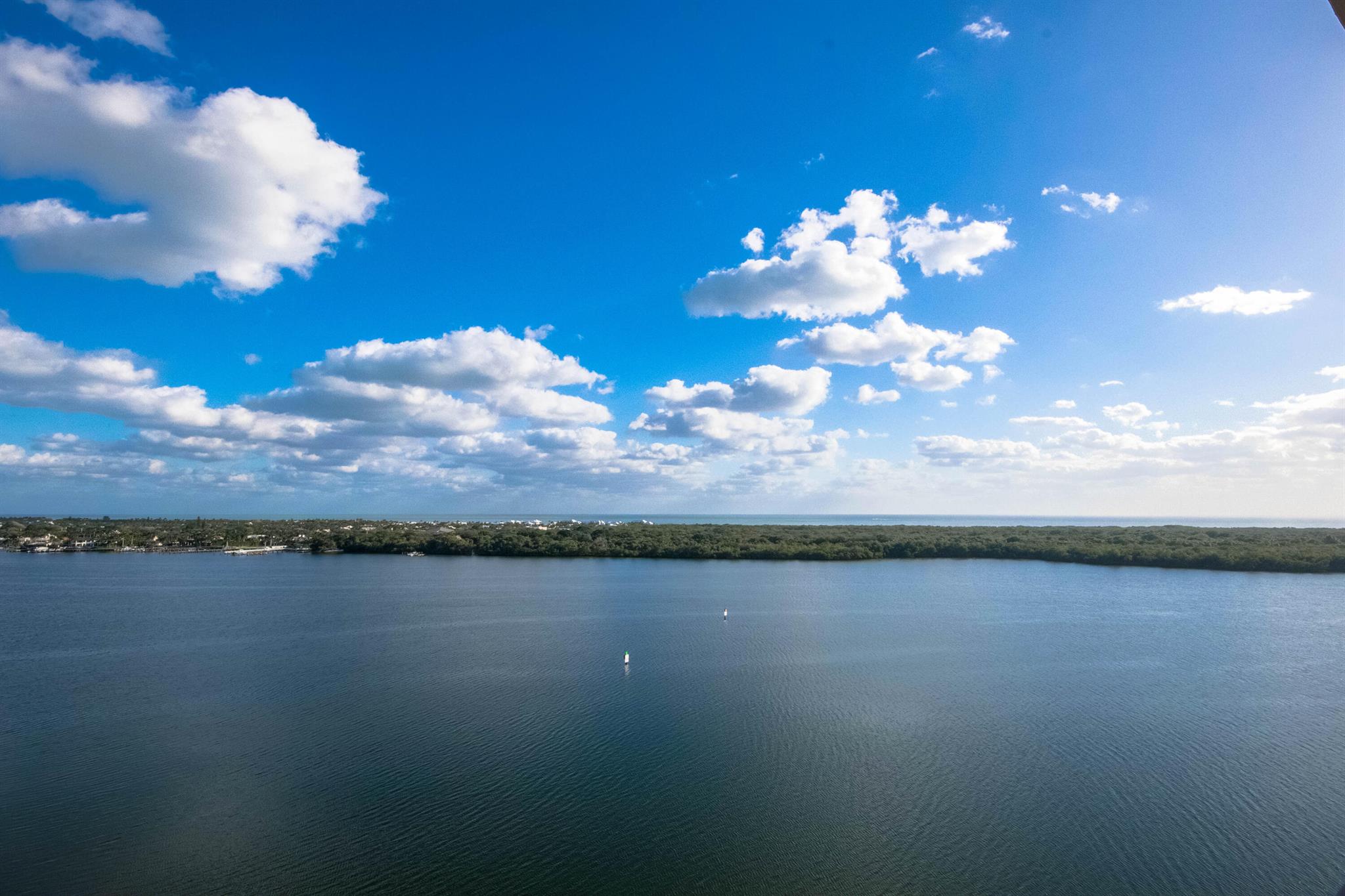 100 Lakeshore Drive 1152