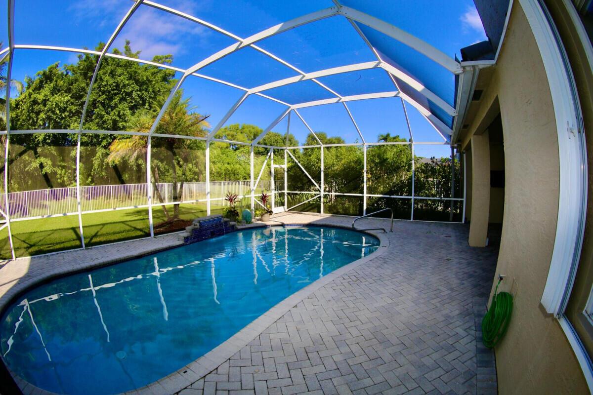 11353 Sea Grass Circle