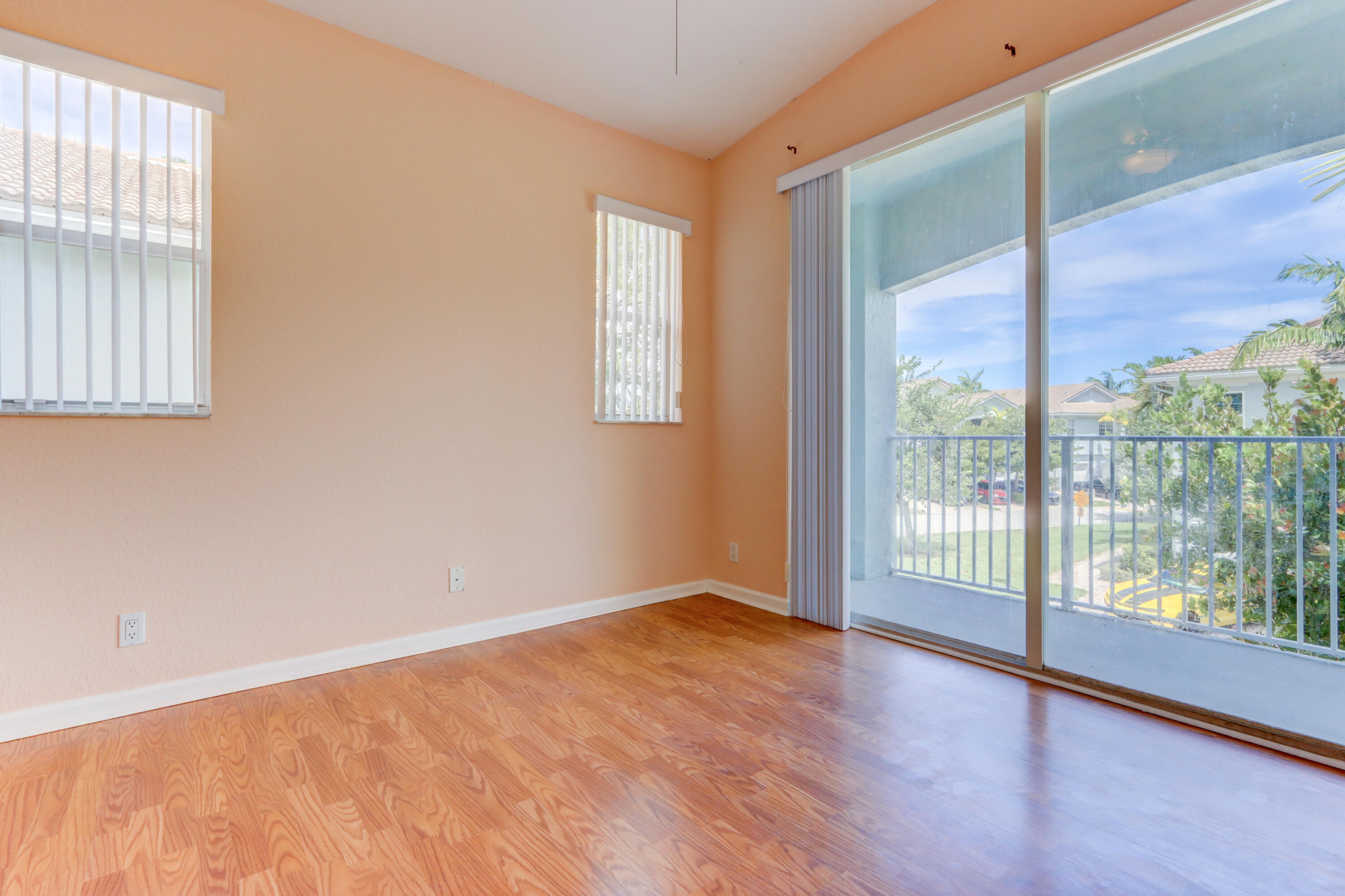 THOUSAND OAKS - Residential