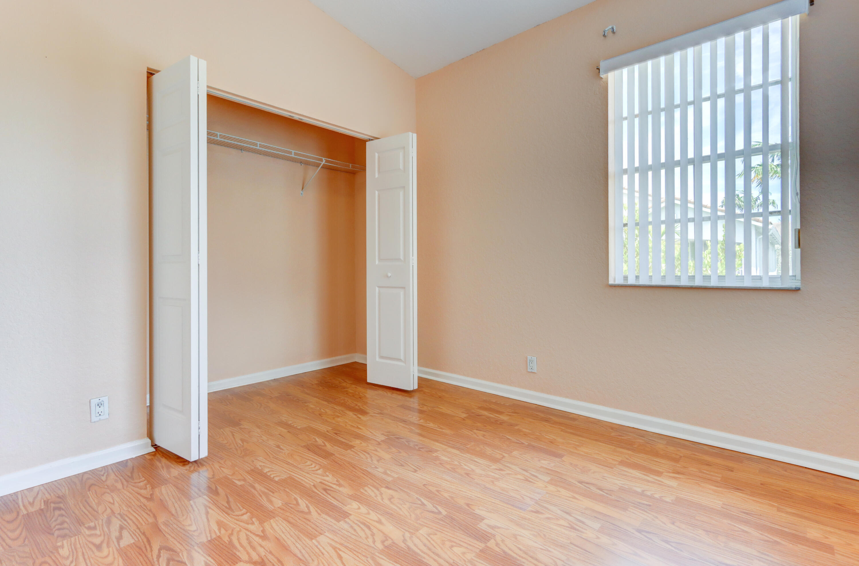 THOUSAND OAKS - Residential