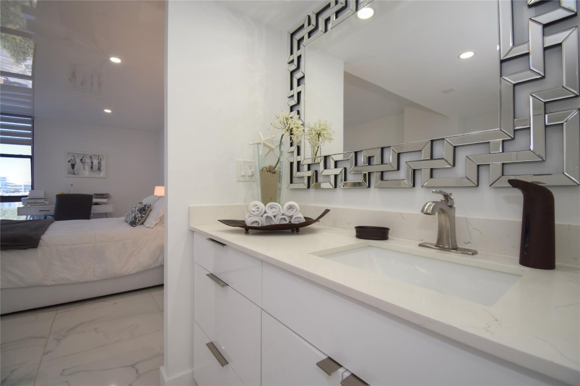 CORONADO CONDO-TOWER II - Residential