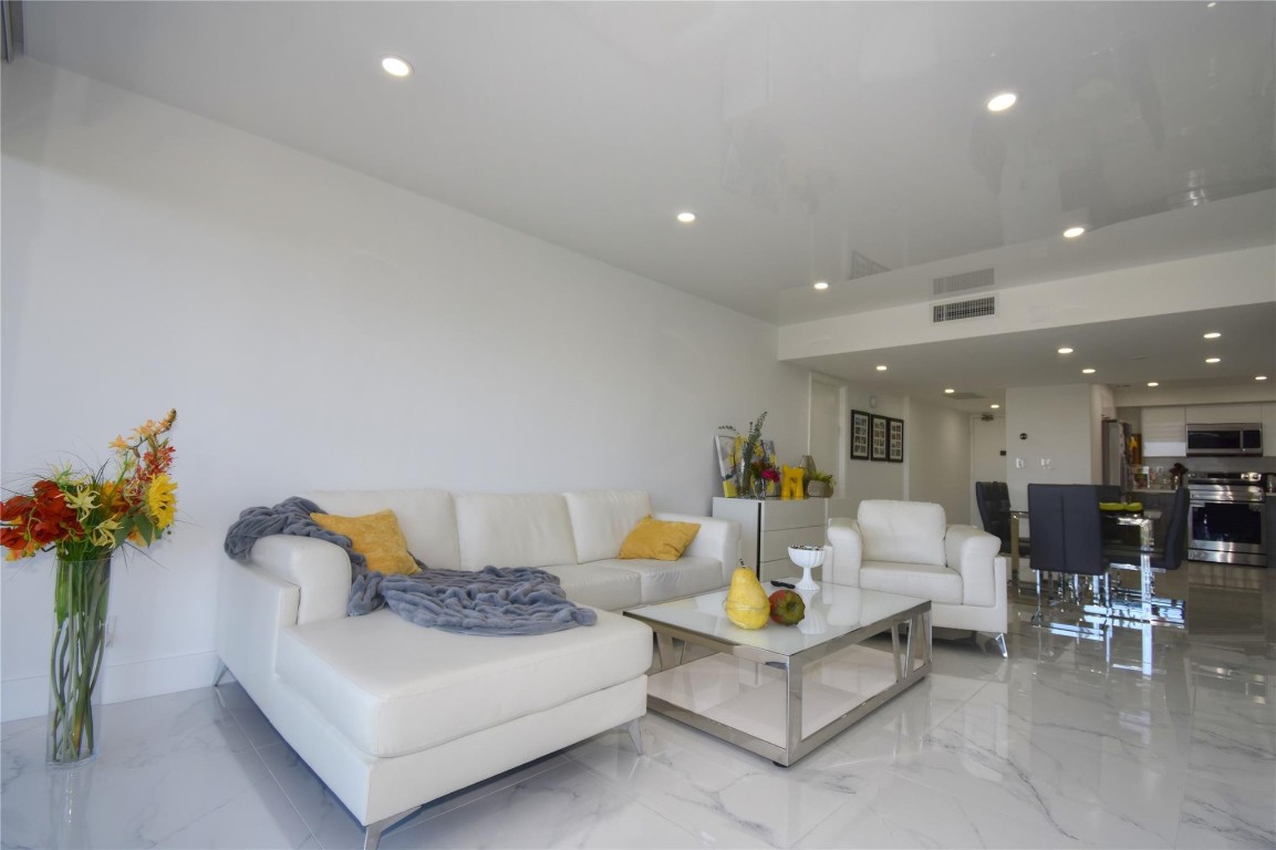 CORONADO CONDO-TOWER II - Residential